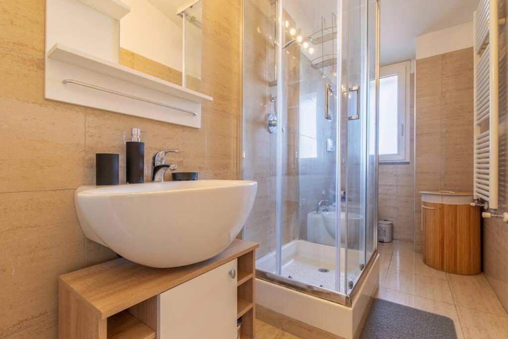 Unique & Strategic Flat, 50M From M4 Station Apartment Milan Exterior photo